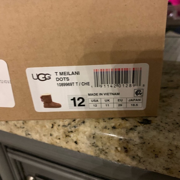 Girls Ugg boot meilani pink bows - Picture 4 of 4